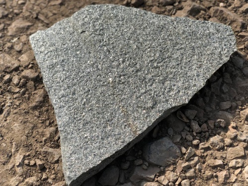 Плитняк златолит Уральский для цоколя, отмостки купить в Сухом Логе