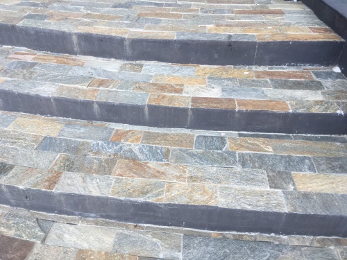 Плитка из Златолита Уральского для лестницы купить в Сухом Логе