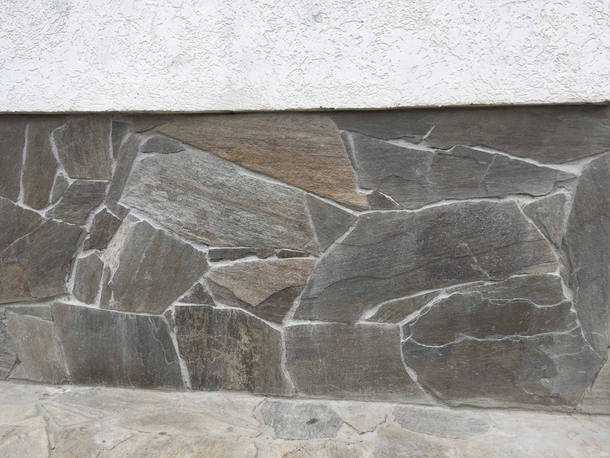 Плитняк златолит Уральский для цоколя, отмостки купить в Сухом Логе