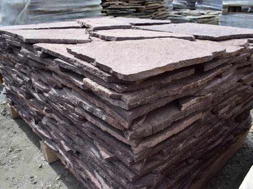 Плитняк лемезит бордовый для облицовки цоколя 20-25 мм  купить в Сухом Логе