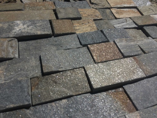 Плитка пилёная златолит Уральский для цоколя, отмостки купить в Сухом Логе