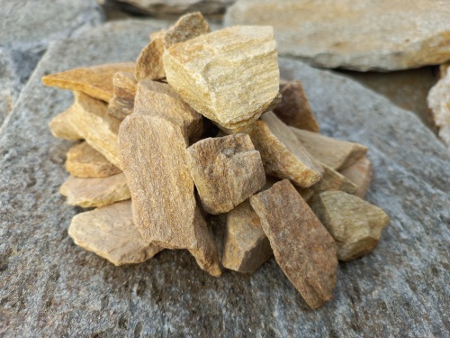 Златолит жёлтый декоративная каменная крошка купить в Сухом Логе