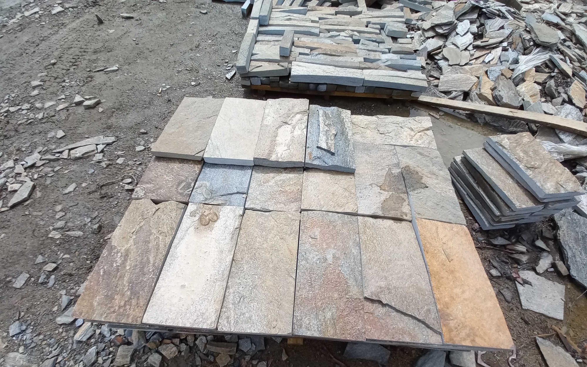 Плитка пилёная златолит Уральский для фасада купить в Сухом Логе