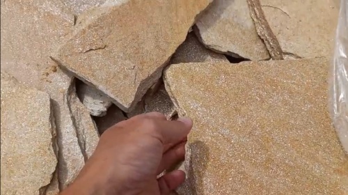 Плитняк златолит жёлтый золотистый для отмостки купить в Сухом Логе