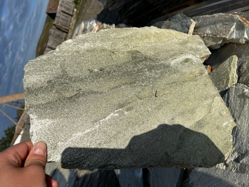 Плитняк златолит зелёный для цоколя, отмостки купить в Сухом Логе