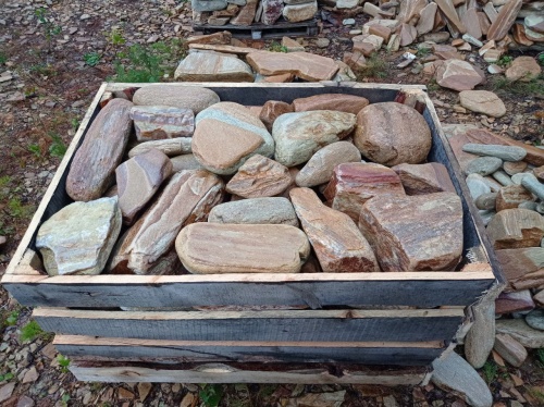 Златолит жёлтый, жёлто-зелёный глыбки и валуны для ланшафтного дизайна купить в Сухом Логе