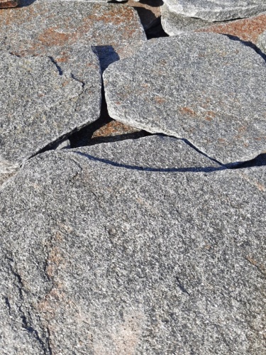 Златолит серебристый галтованный для цоколя купить в Сухом Логе