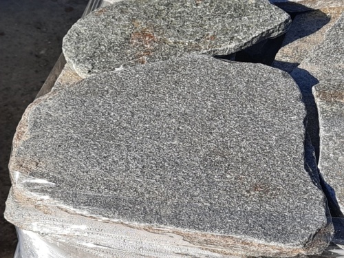 Златолит серебристый галтованный для цоколя купить в Сухом Логе