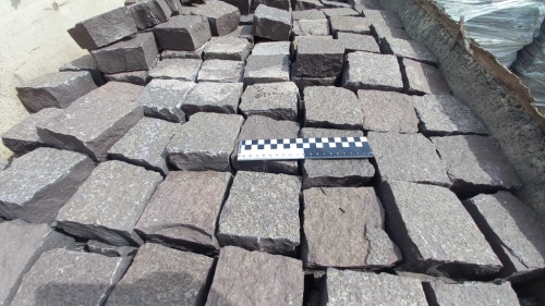 Лемезит колотая брусчатка 10 * 10 см. для парковки купить в Сухом Логе