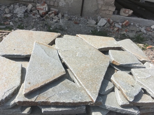 Златолит серебристый галтованный для цоколя купить в Сухом Логе